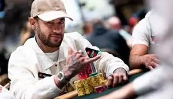 Neymar brille au foot comme au poker