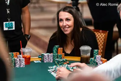 Dragana Lim, championne de poker, crée son asso pour animaux