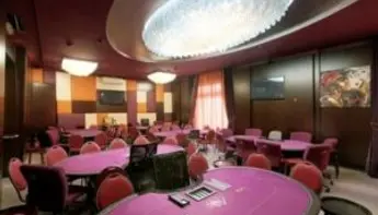 Le retour des clubs de jeu parisiens