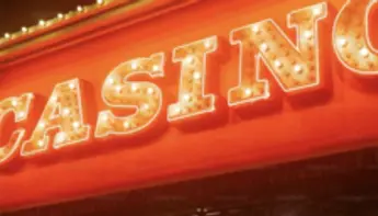 Casinos en ligne versus casinos terrestres : où avez-vous le plus de chances de gagner ?